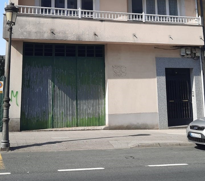 C436 – Bajo en obra en Melide.