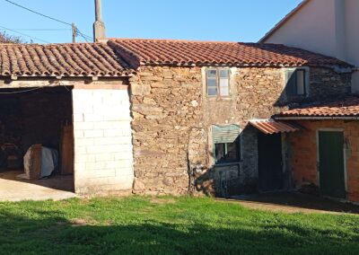 C499 – Casa de piedra en Santiso.